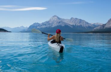 girl-1561989_1920 girl kayaking