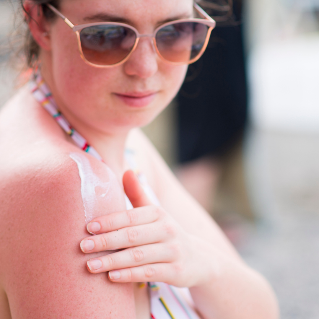 Photo Use (50) applying sunscreen